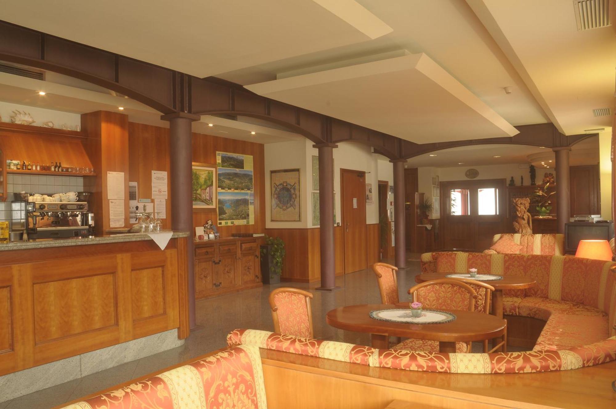 Hotel Bellaria Levico Terme Exterior foto